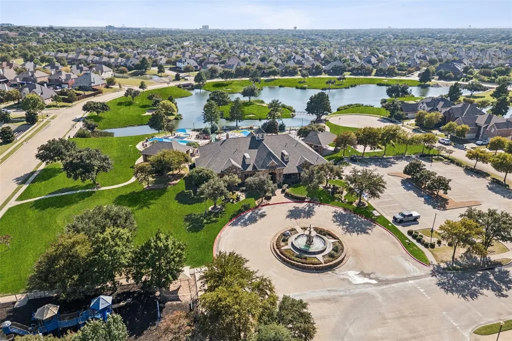 3399 Columbus Drive