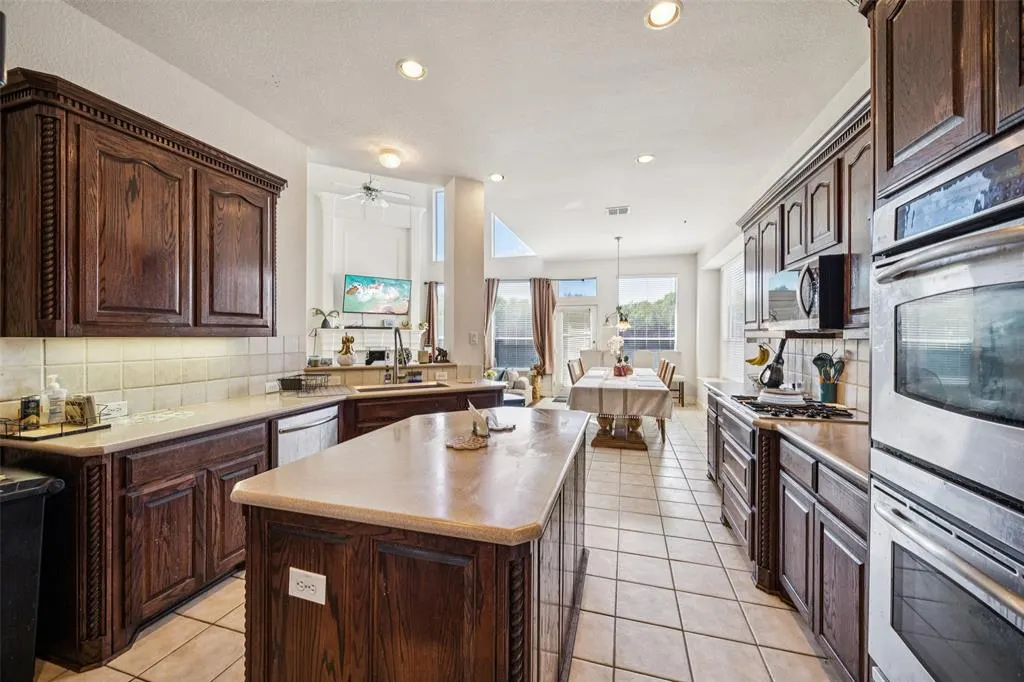 3399 Columbus Drive