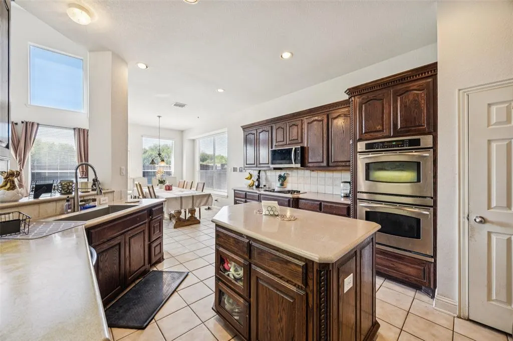 3399 Columbus Drive