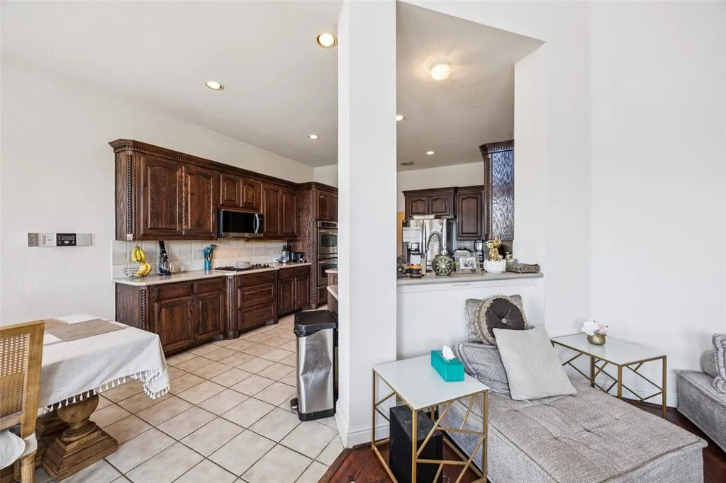 3399 Columbus Drive