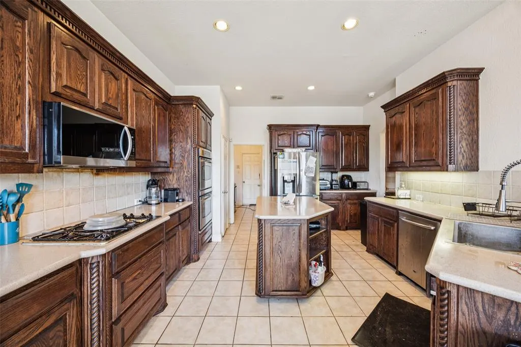 3399 Columbus Drive