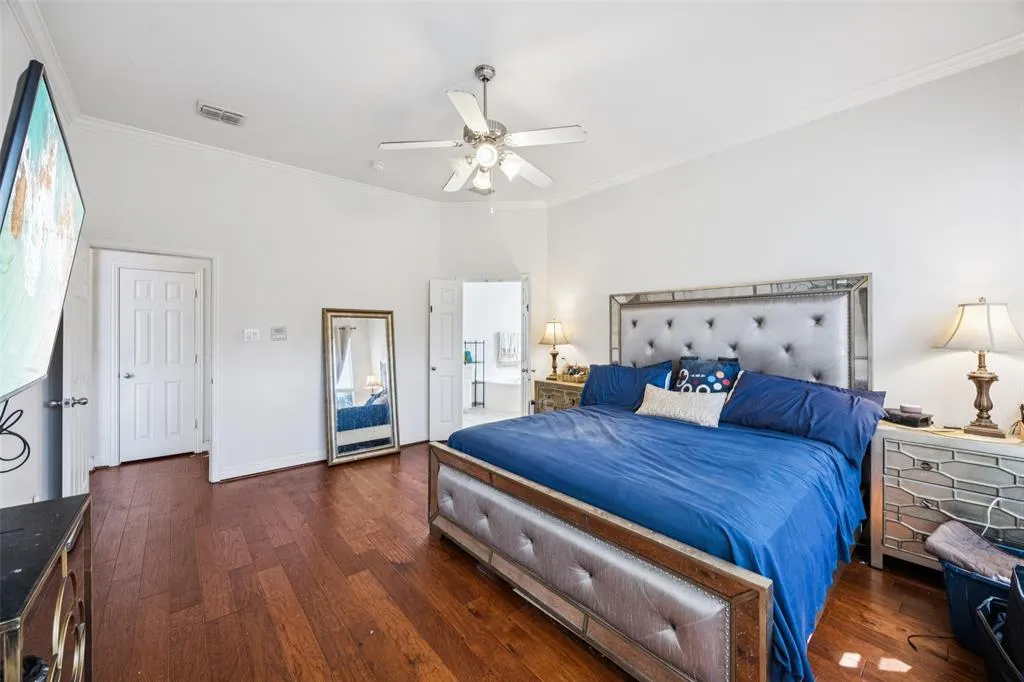 3399 Columbus Drive
