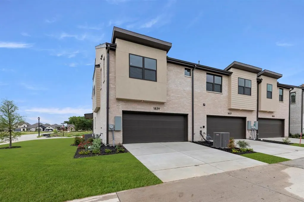 1833 Azalea Drive