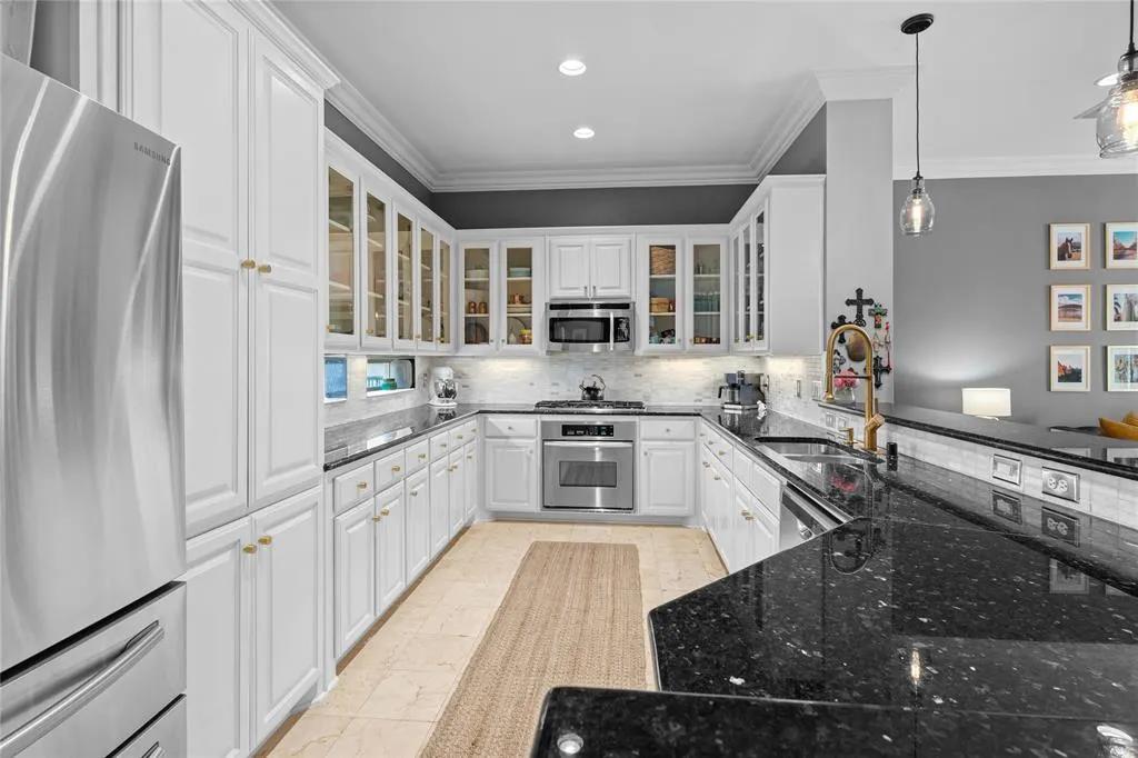 6418 Bryan Parkway