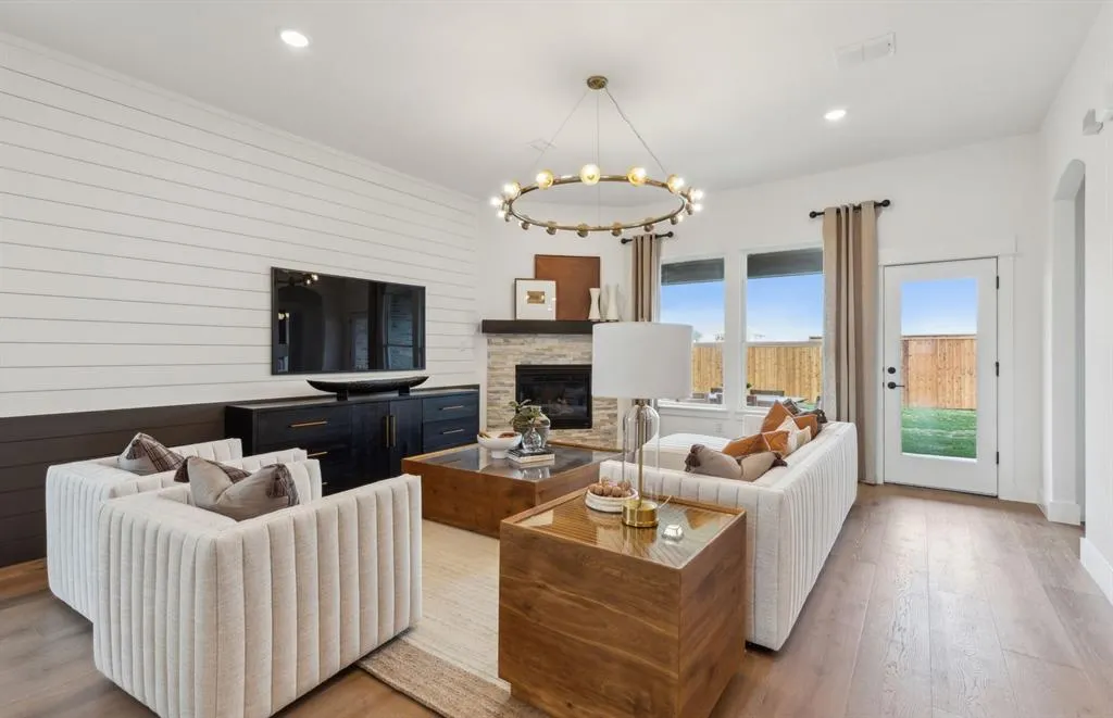 3913 Calderwood Drive