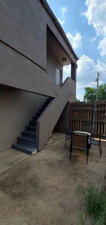 4040 Brown Street, #9