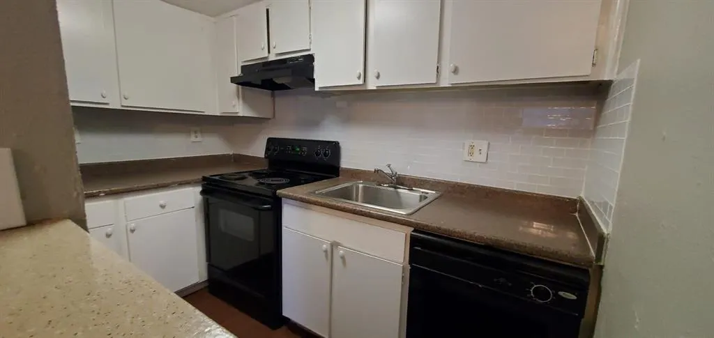 4040 Brown Street, #9