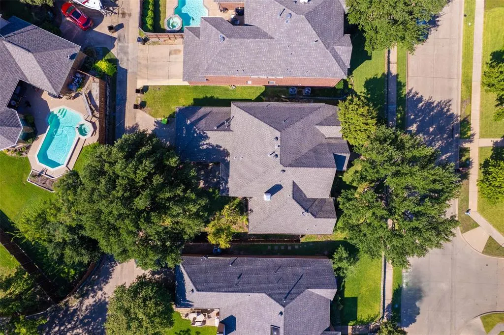 3904 Evesham Drive
