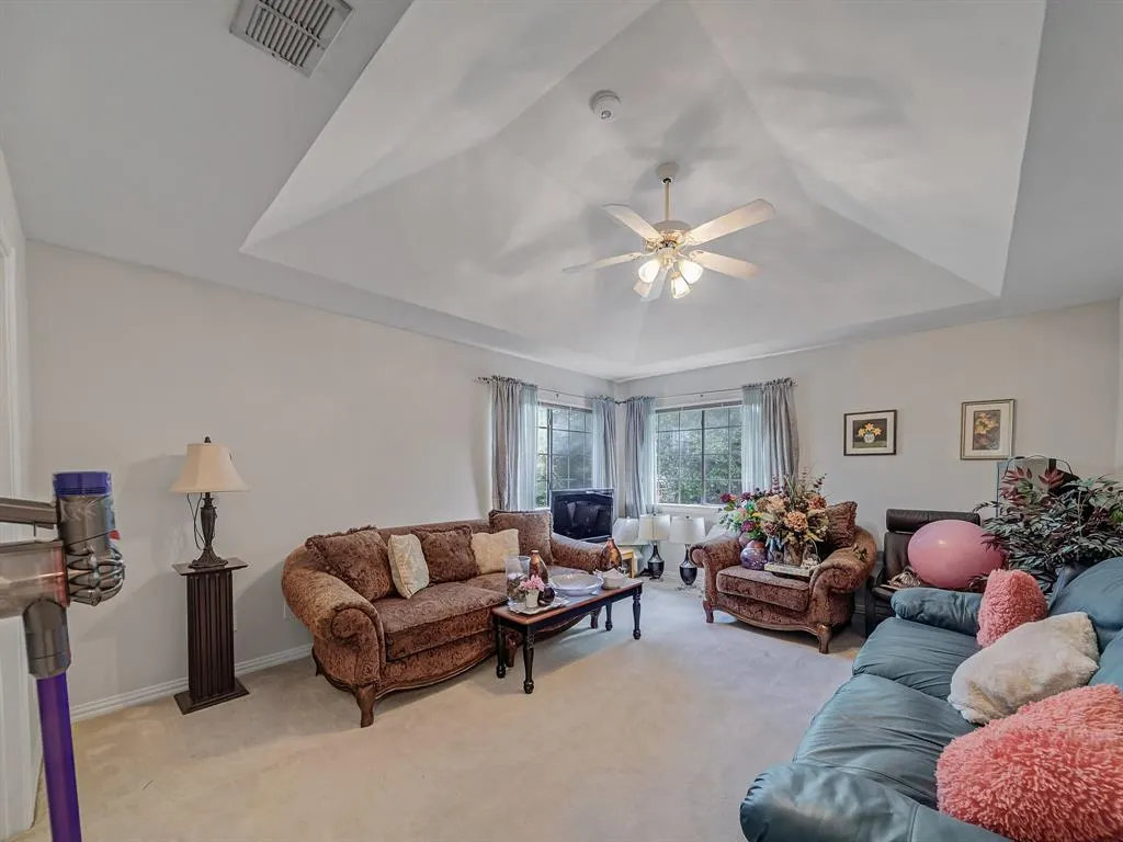 3904 Evesham Drive