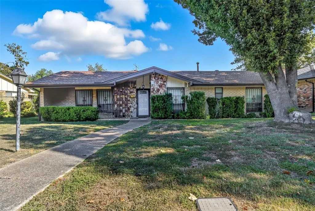 1715 Shady Glen Lane