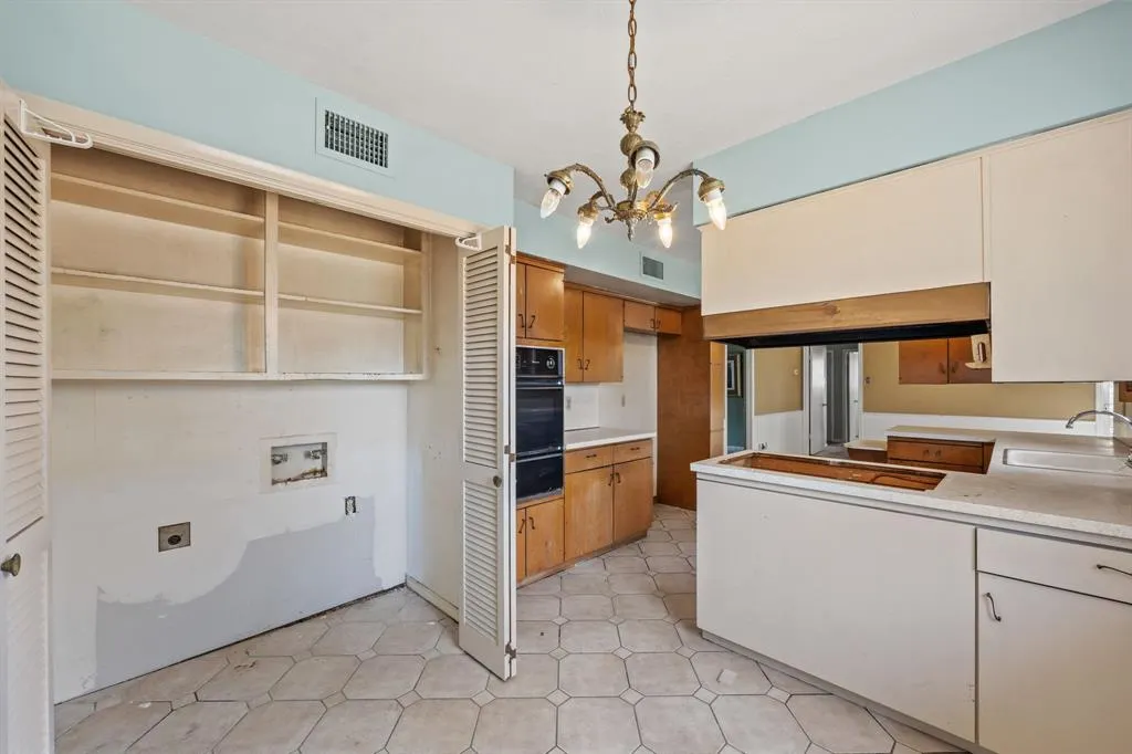 3138 Touraine Drive