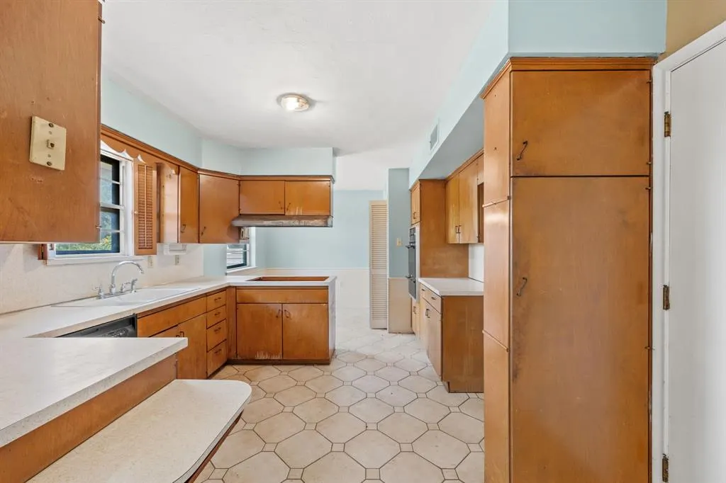 3138 Touraine Drive