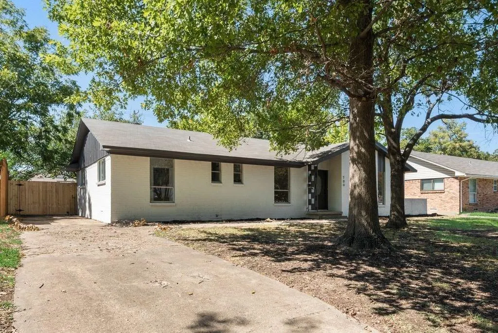 706 S Waterview Drive