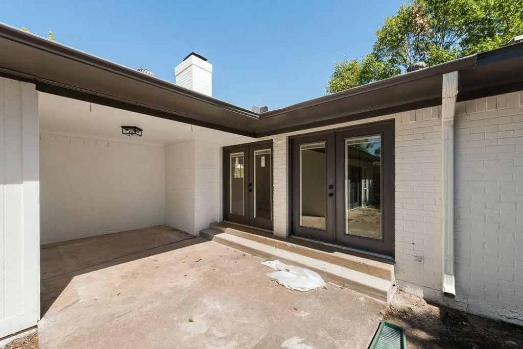 706 S Waterview Drive