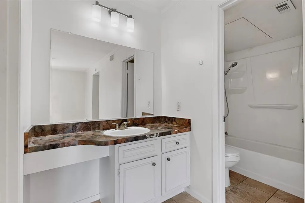 5300 Keller Springs Road, #2062