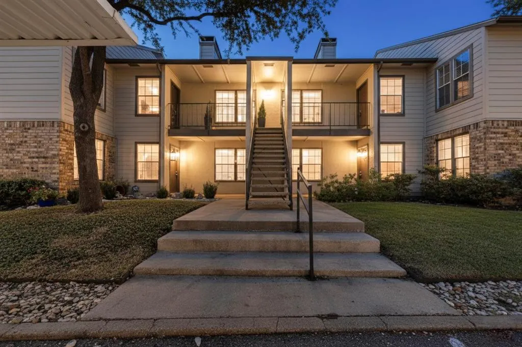 5300 Keller Springs Road, #2062