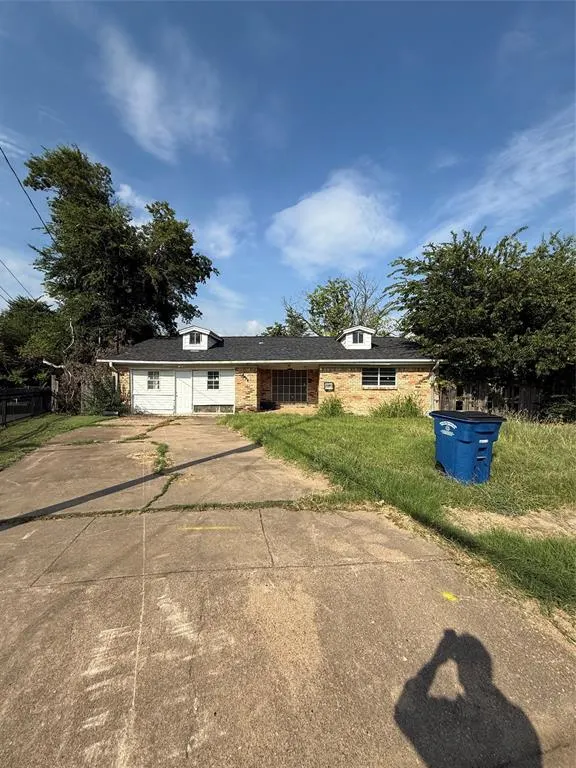2820 Blanton Street
