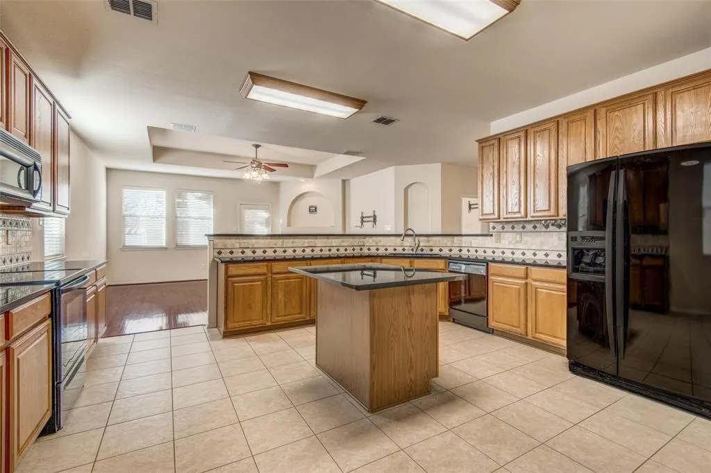 11049 La Grange Drive