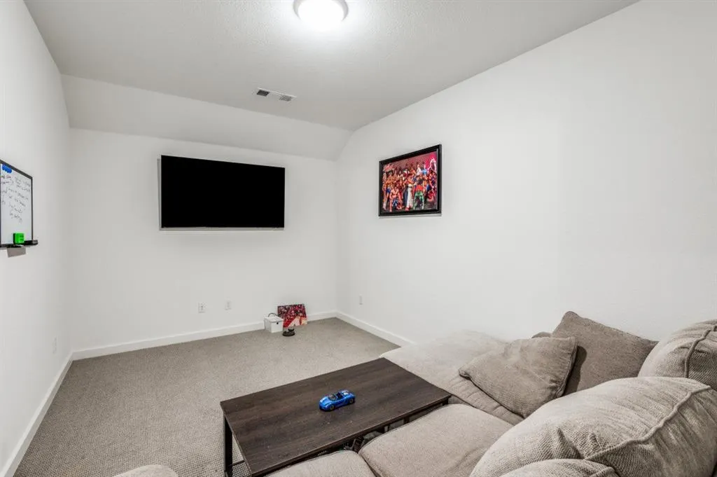 2025 Pelham Drive