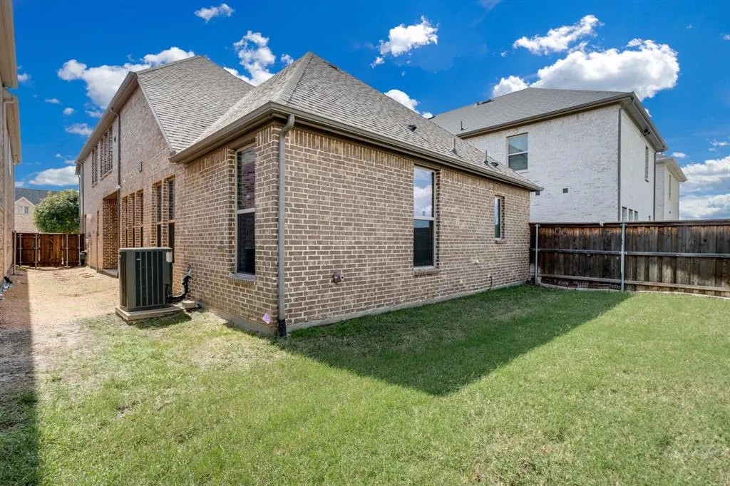 4557 El Paso Drive
