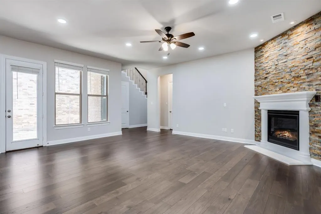 4557 El Paso Drive