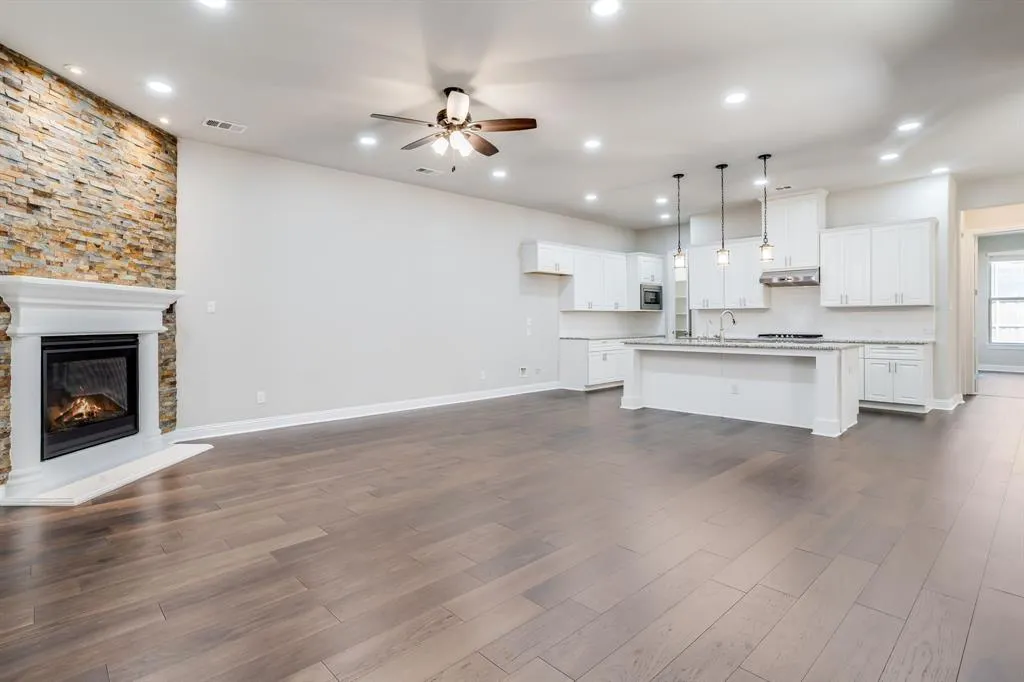4557 El Paso Drive