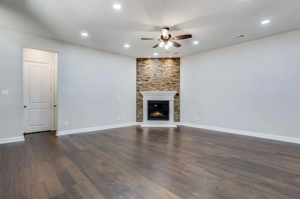 4557 El Paso Drive