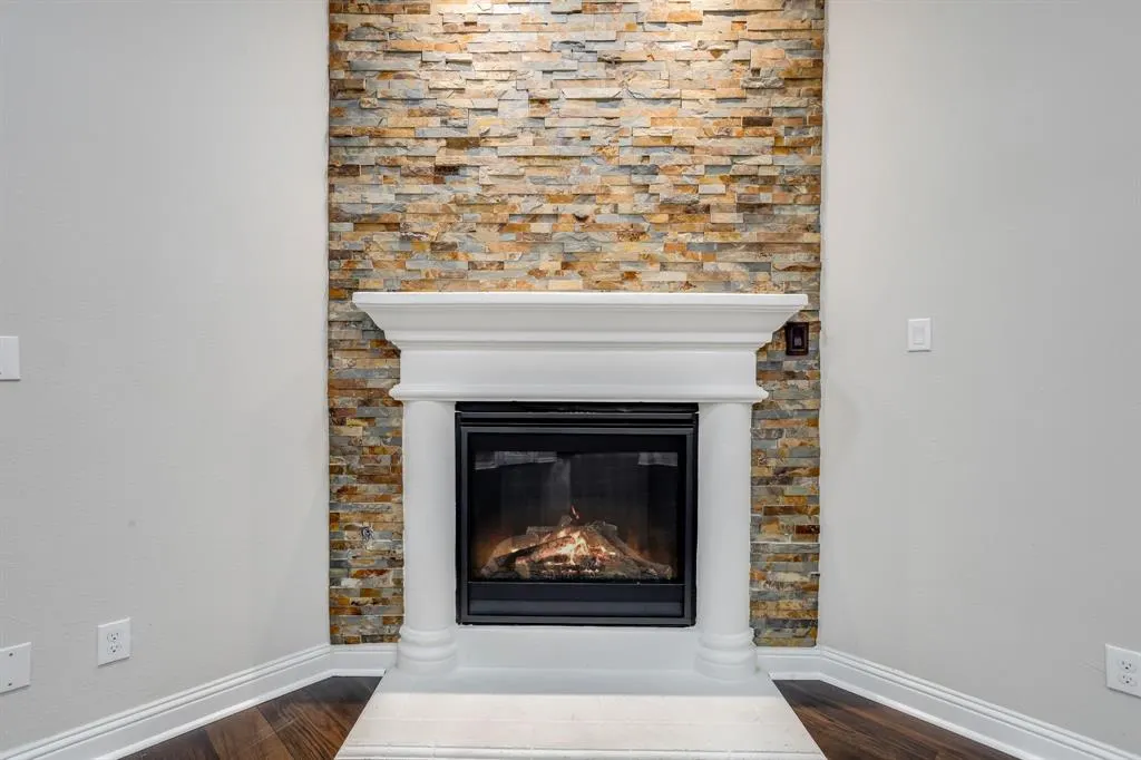 4557 El Paso Drive