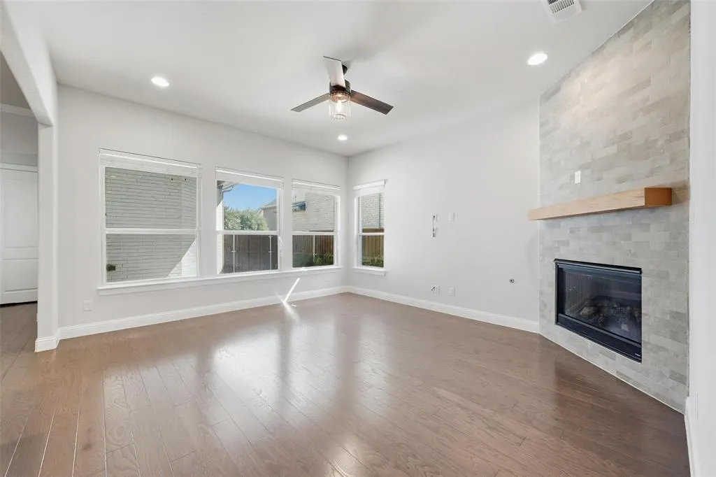 812 Davids Way