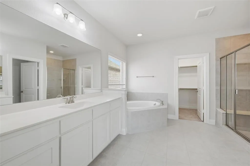 812 Davids Way