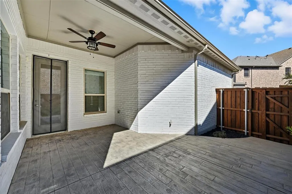 812 Davids Way