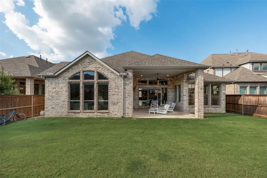 3305 Sunday Silence Lane