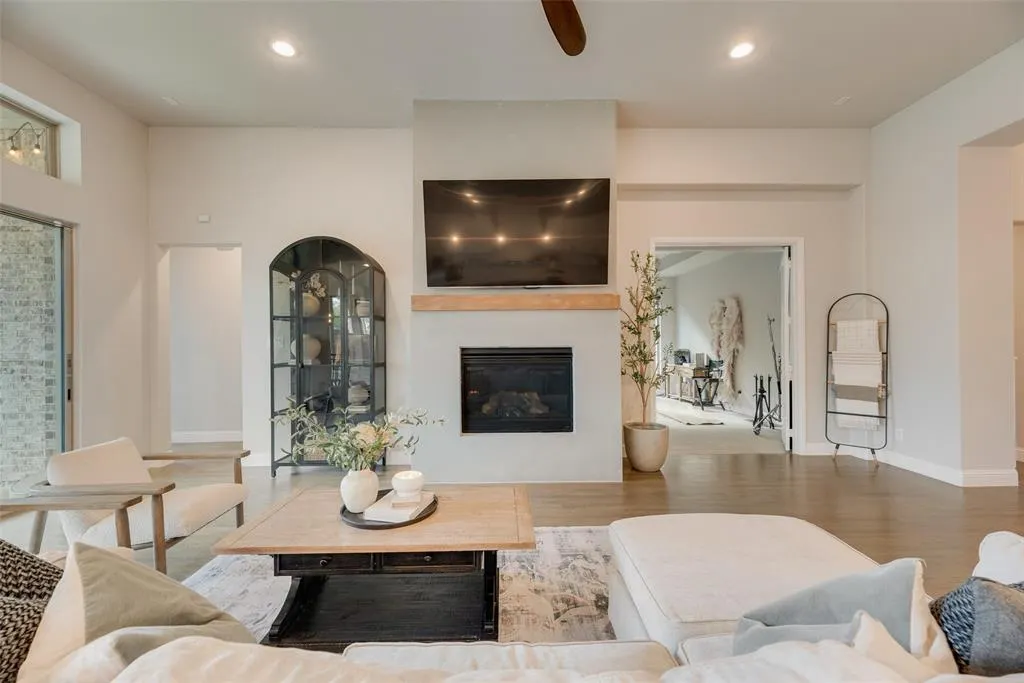3305 Sunday Silence Lane