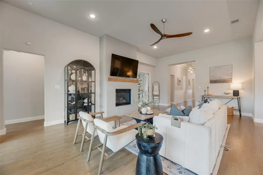 3305 Sunday Silence Lane