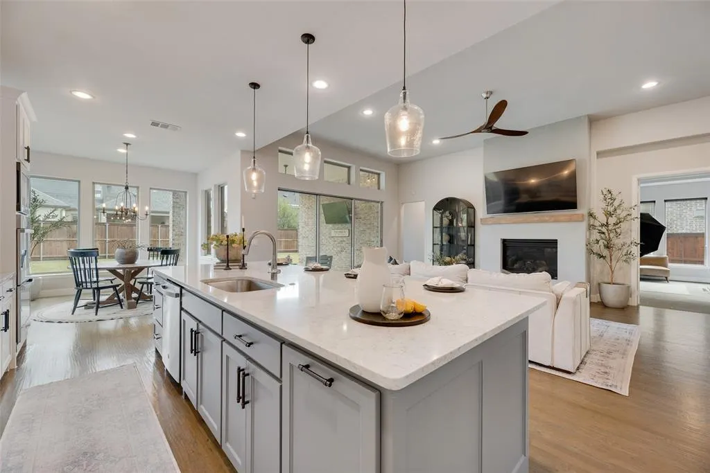 3305 Sunday Silence Lane