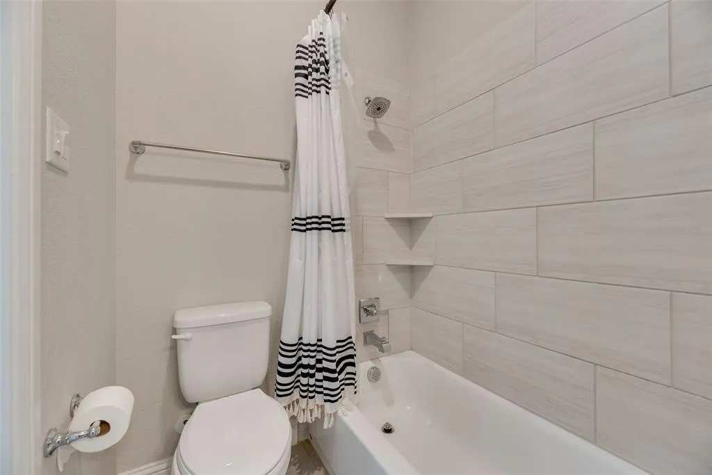 3305 Sunday Silence Lane