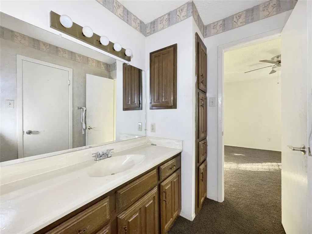 333 Melrose Drive, #22B