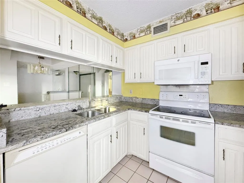 333 Melrose Drive, #22B