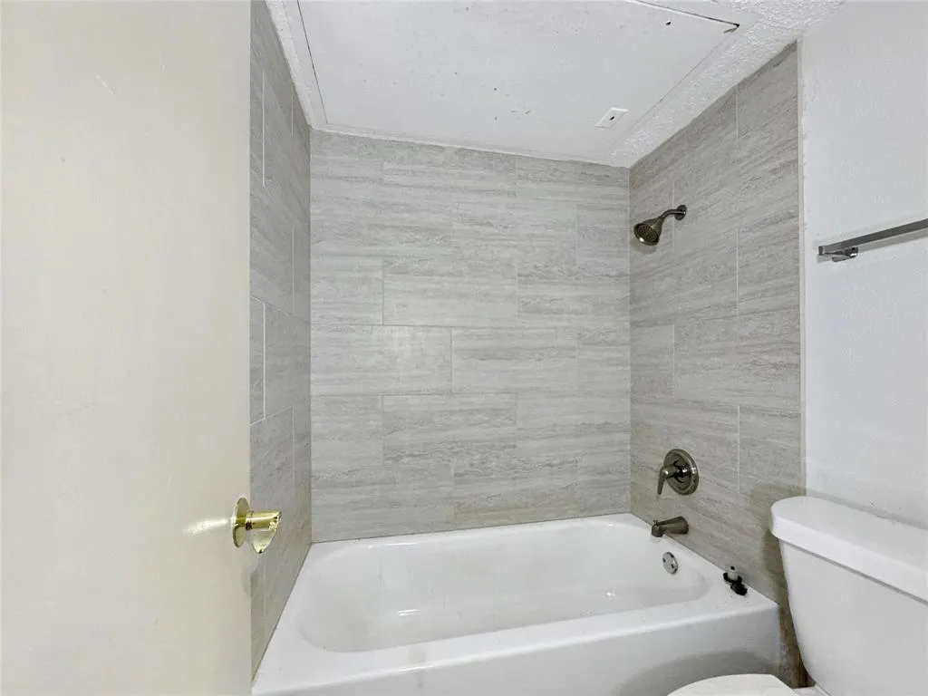 333 Melrose Drive, #22B