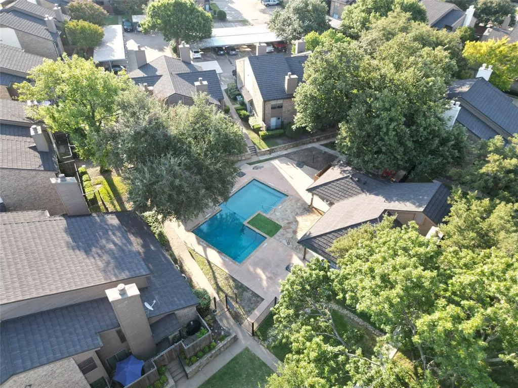 333 Melrose Drive, #22B