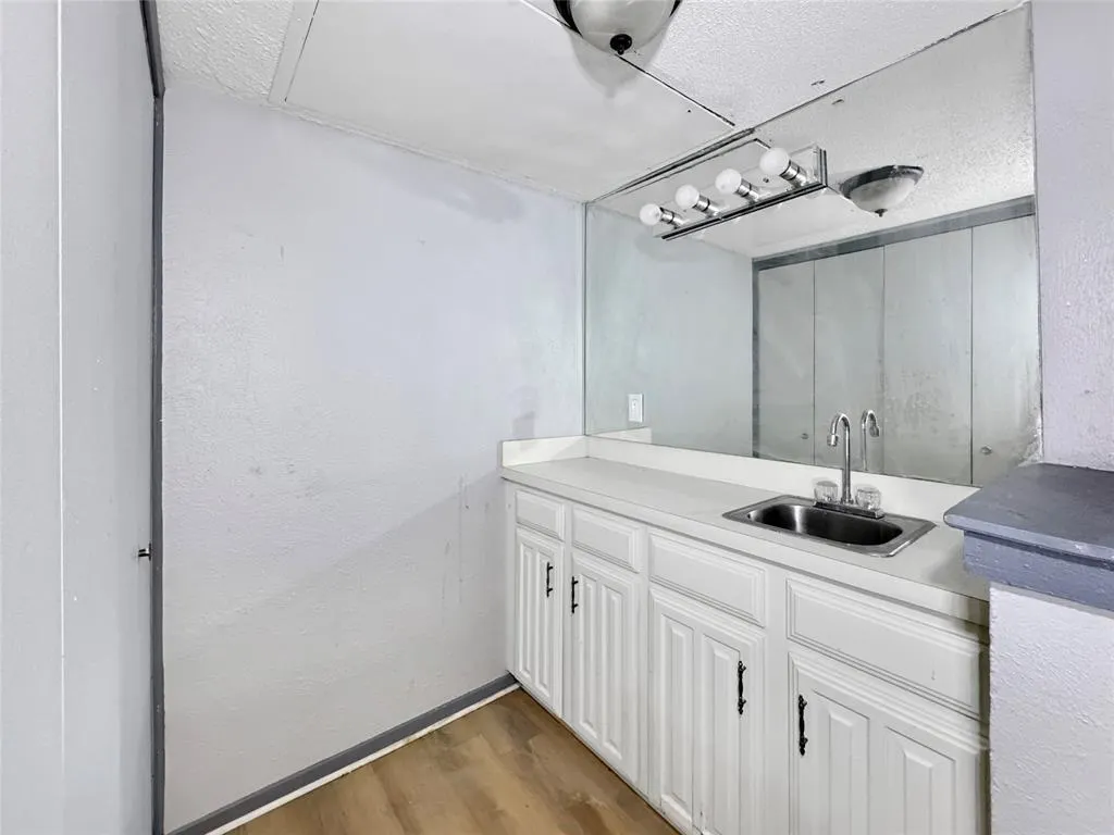 333 Melrose Drive, #22B