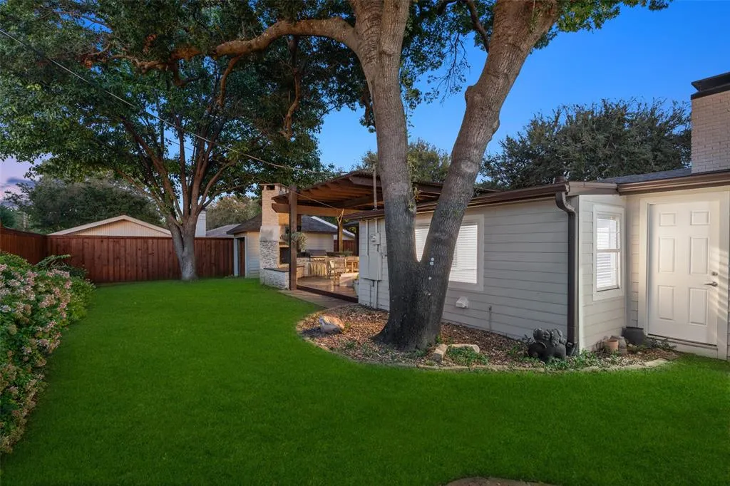 3909 Port Royal Drive