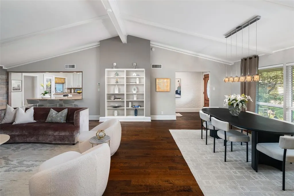 3909 Port Royal Drive