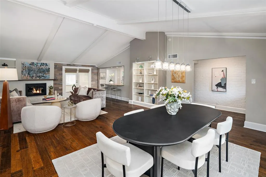 3909 Port Royal Drive