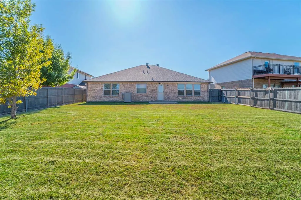 6333 Pool View Drive