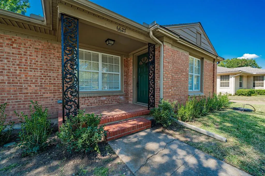 6627 Starling Circle