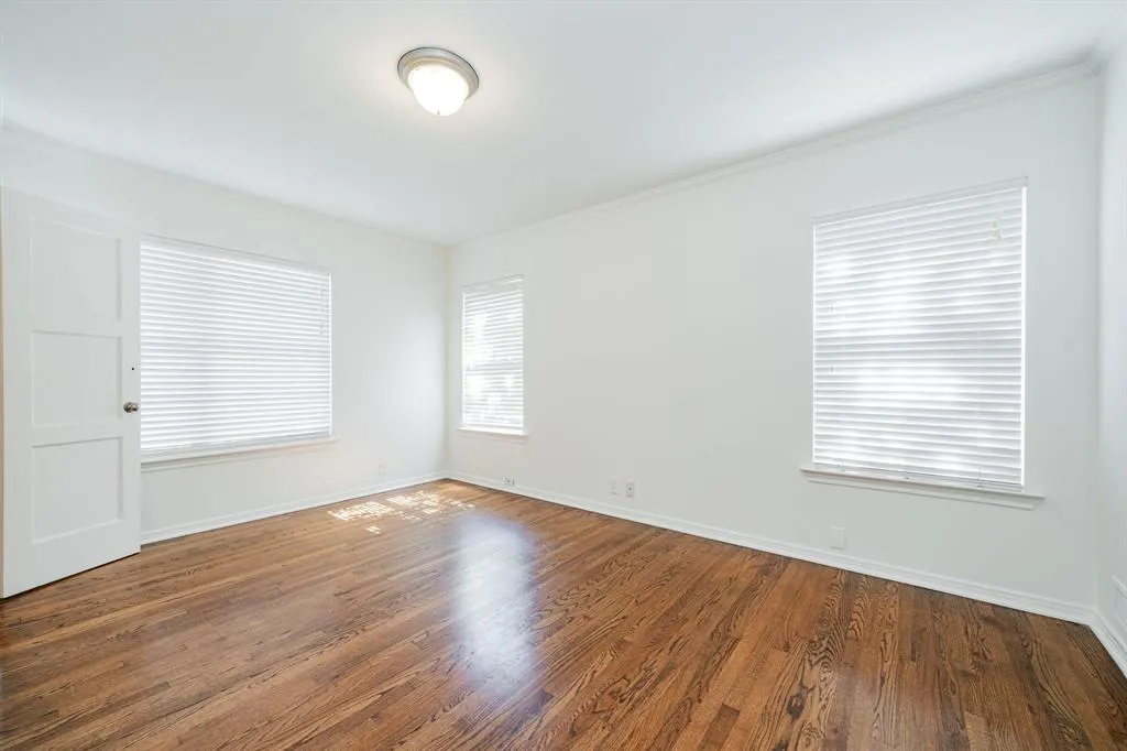 6627 Starling Circle