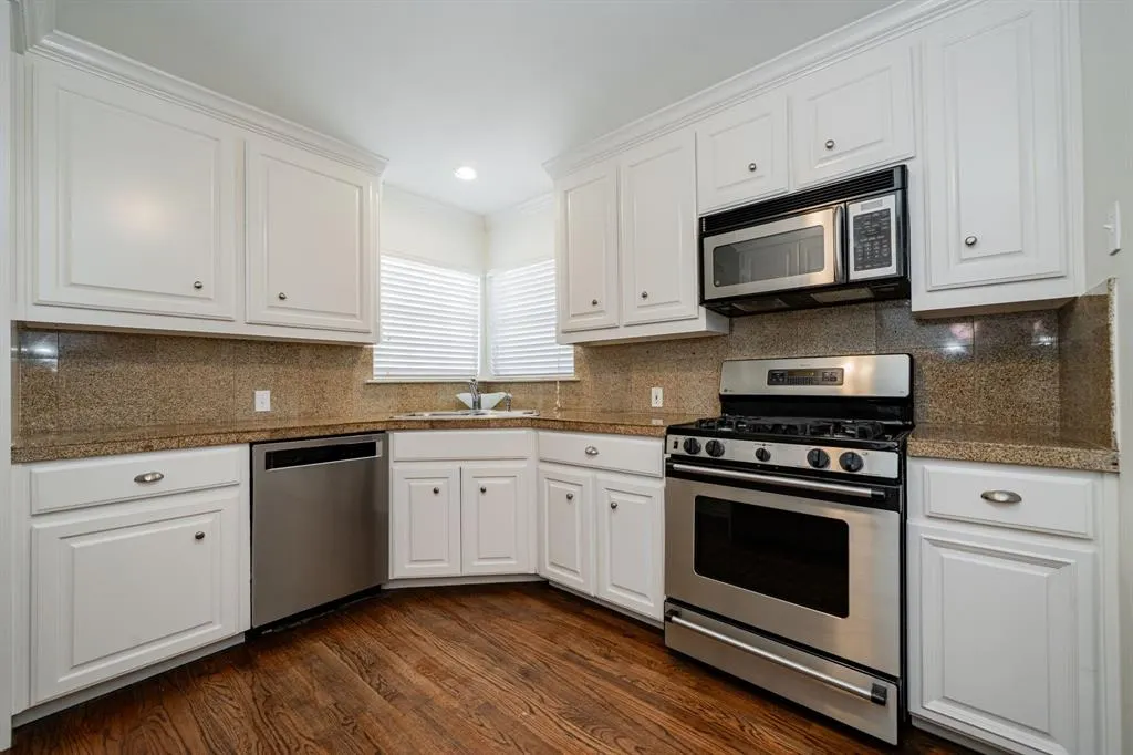 6627 Starling Circle
