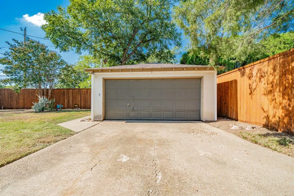 6627 Starling Circle