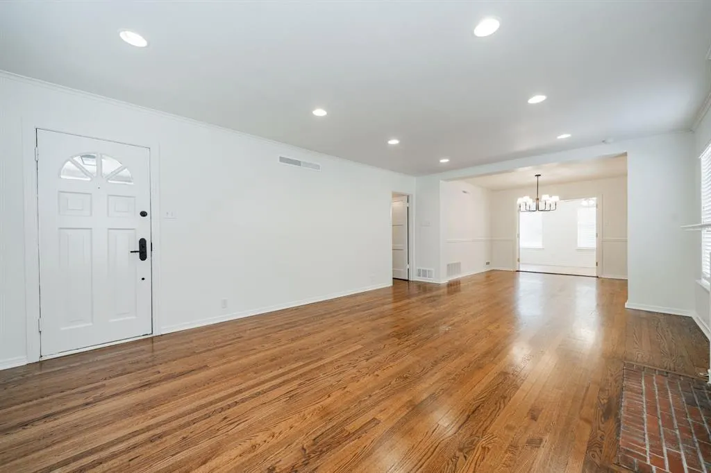 6627 Starling Circle